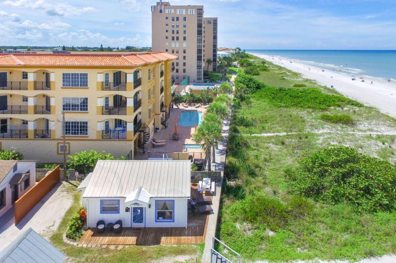 Binnie's Beachfront Holiday home *