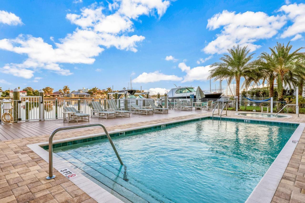 Dolphin's Cove - Clearwater Beach, Fl Clearwater Beach