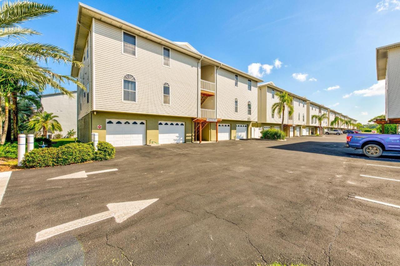 Mariner's Pointe 202 *