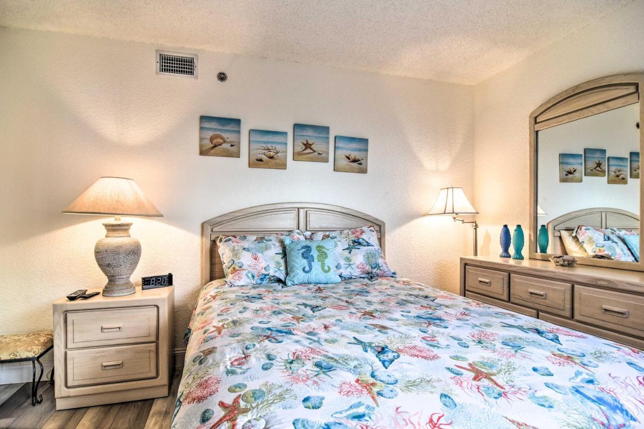 Indian Shores With Pool And Sunset View! Apartment