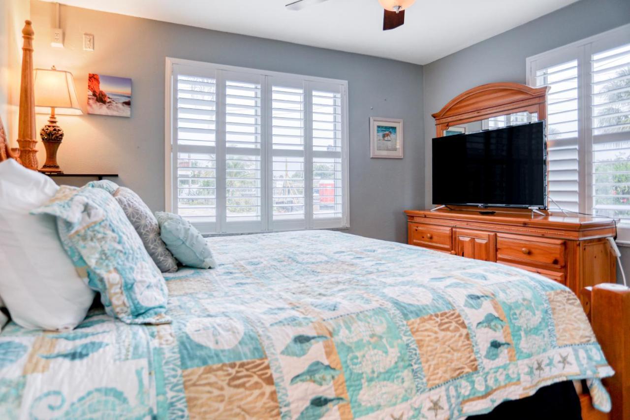 Bay Escape & Ocean Away Holiday home *