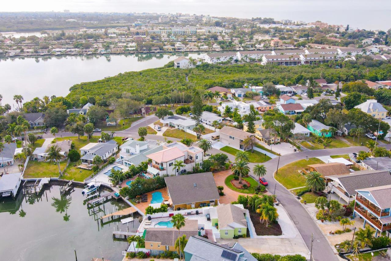 Bay Escape & Ocean Away Holiday home *