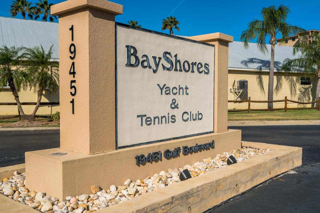Apartment Bay Shores Yacht & Tennis 208, 2 Bedrooms, Sleeps 6, Heated Pool, Spa, Bay View Clearwater Beach
