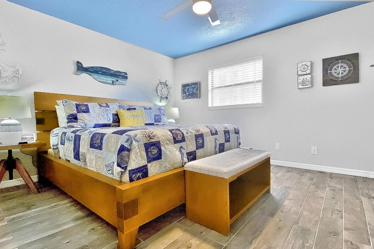 The Pointe 301 Apartment