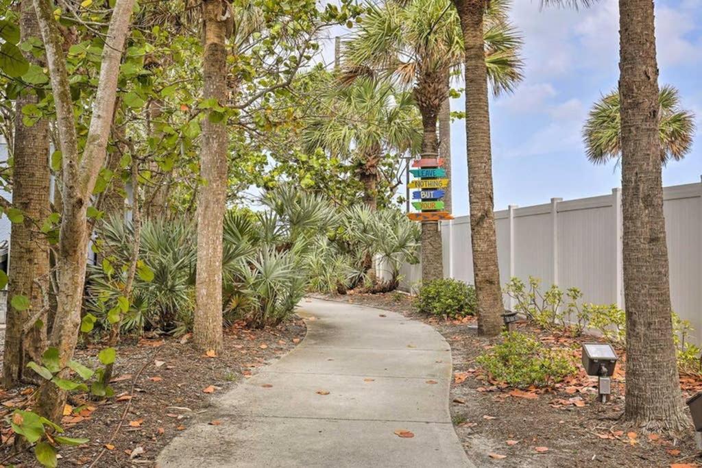 Rita's By The - Steps To Ocean! * Clearwater Beach