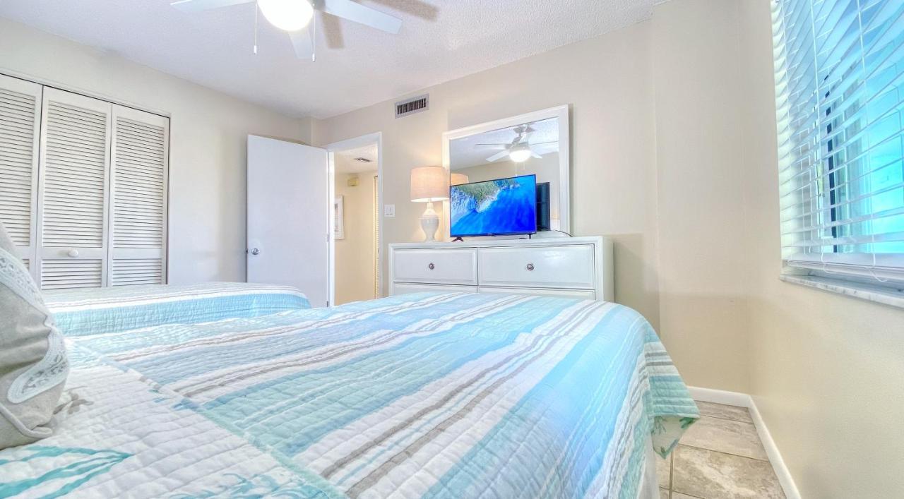 Castle North 404 Apartment