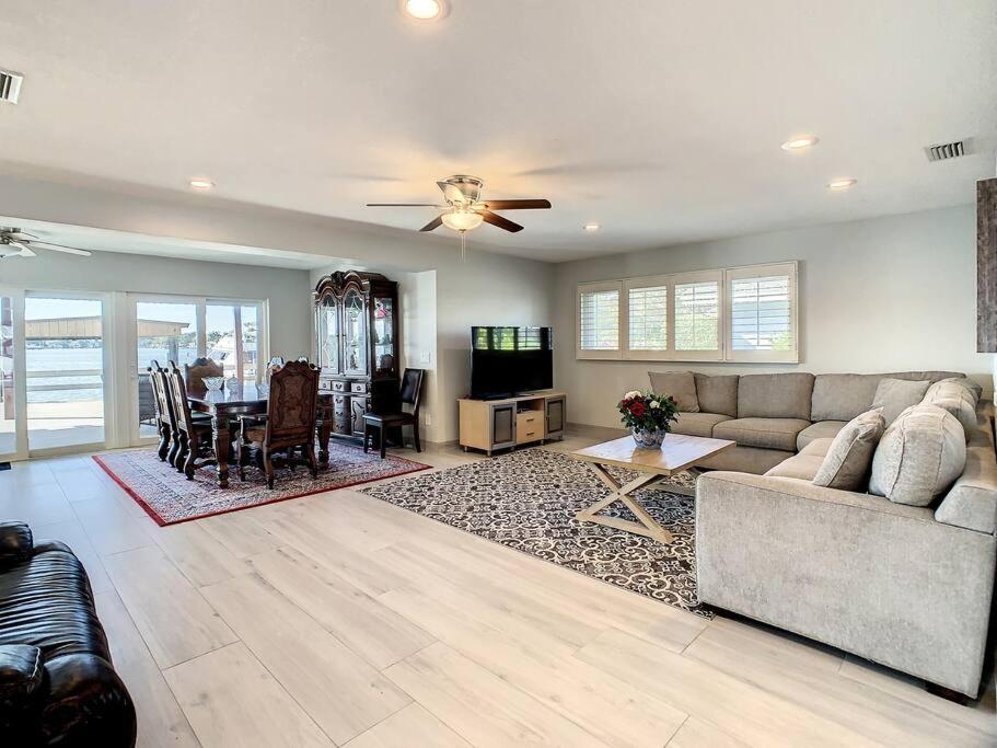 Amazing Water Front View Newly Renovated 3bd 2bth * Clearwater Beach