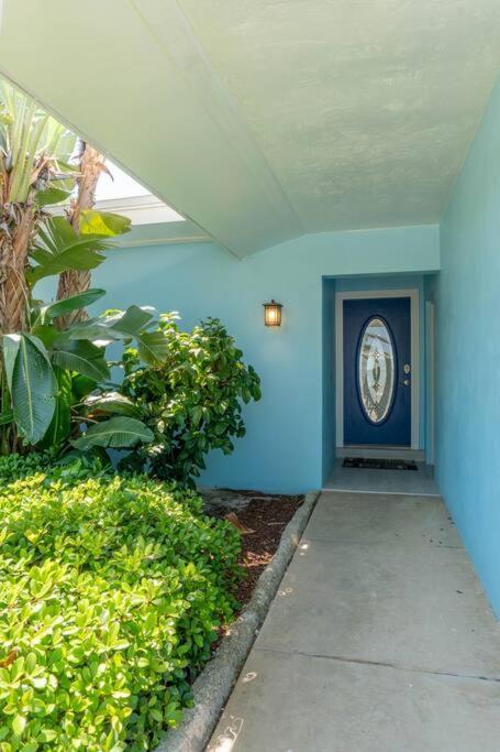 Amazing Water Front View Newly Renovated 3bd 2bth *