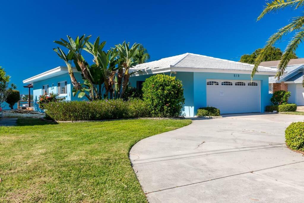 Amazing Water Front View Newly Renovated 3bd 2bth * Clearwater Beach