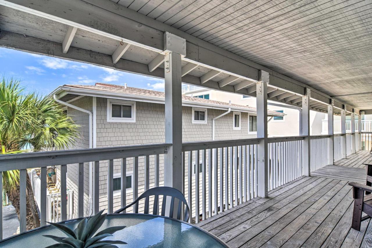 Walk To With Deck In Indian Shores Apartment