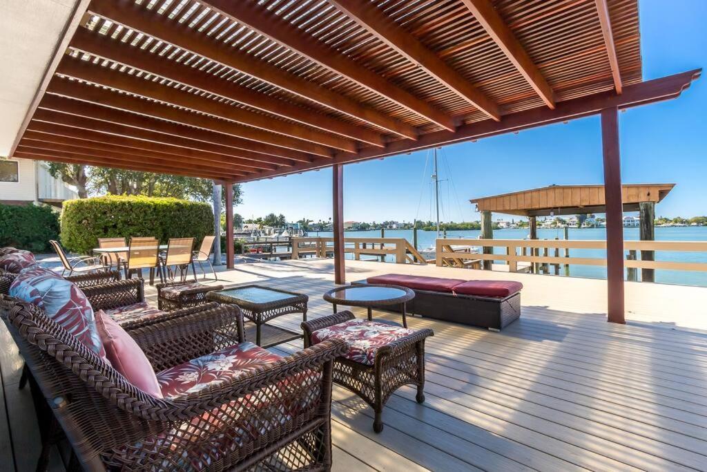 Holiday home Amazing Water Front View Newly Renovated 3bd 2bth