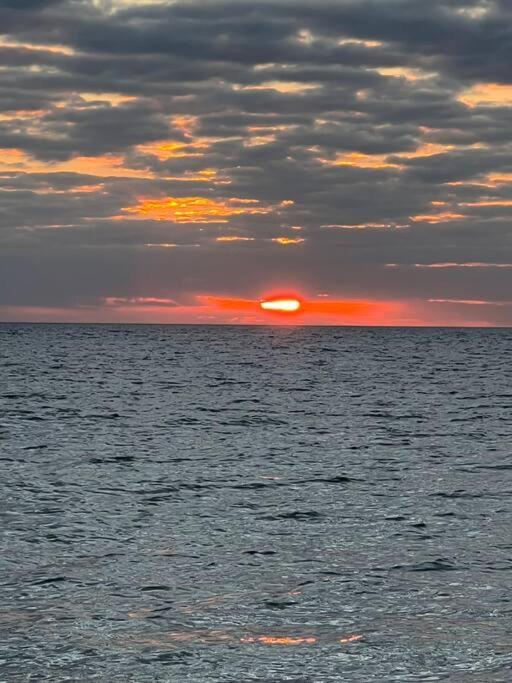 Amazing Water Front View Newly Renovated 3bd 2bth * Clearwater Beach