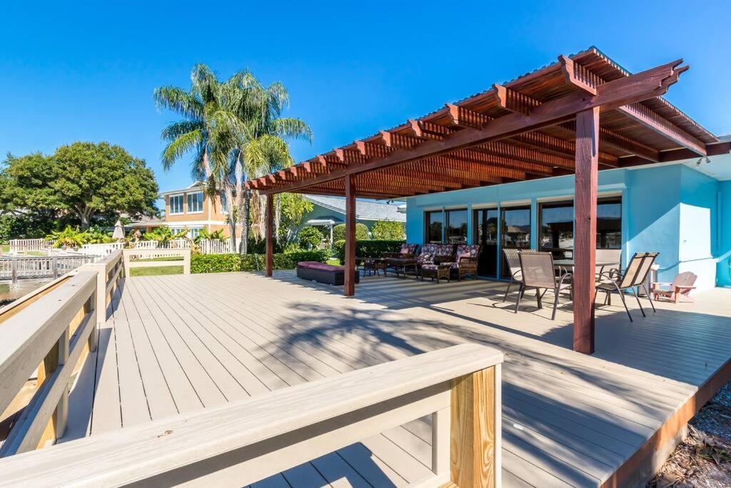 Holiday home Amazing Water Front View Newly Renovated 3bd 2bth *