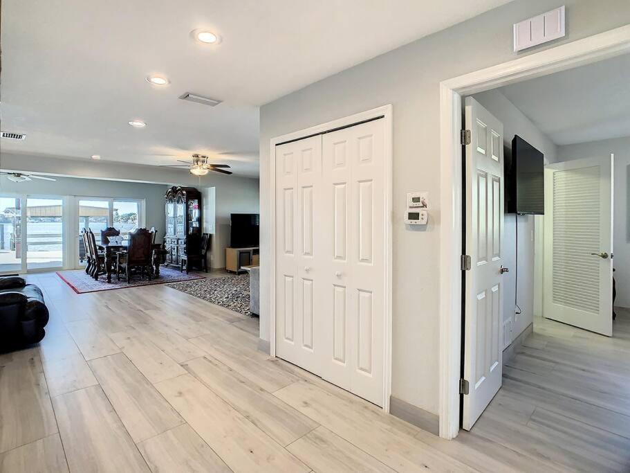 Amazing Water Front View Newly Renovated 3bd 2bth