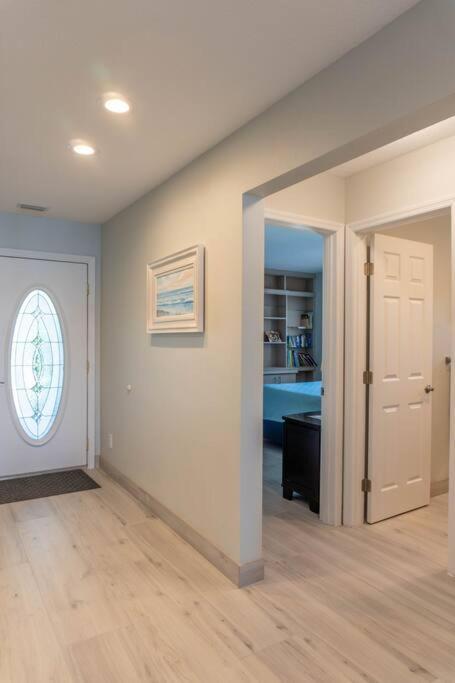 Amazing Water Front View Newly Renovated 3bd 2bth Holiday home