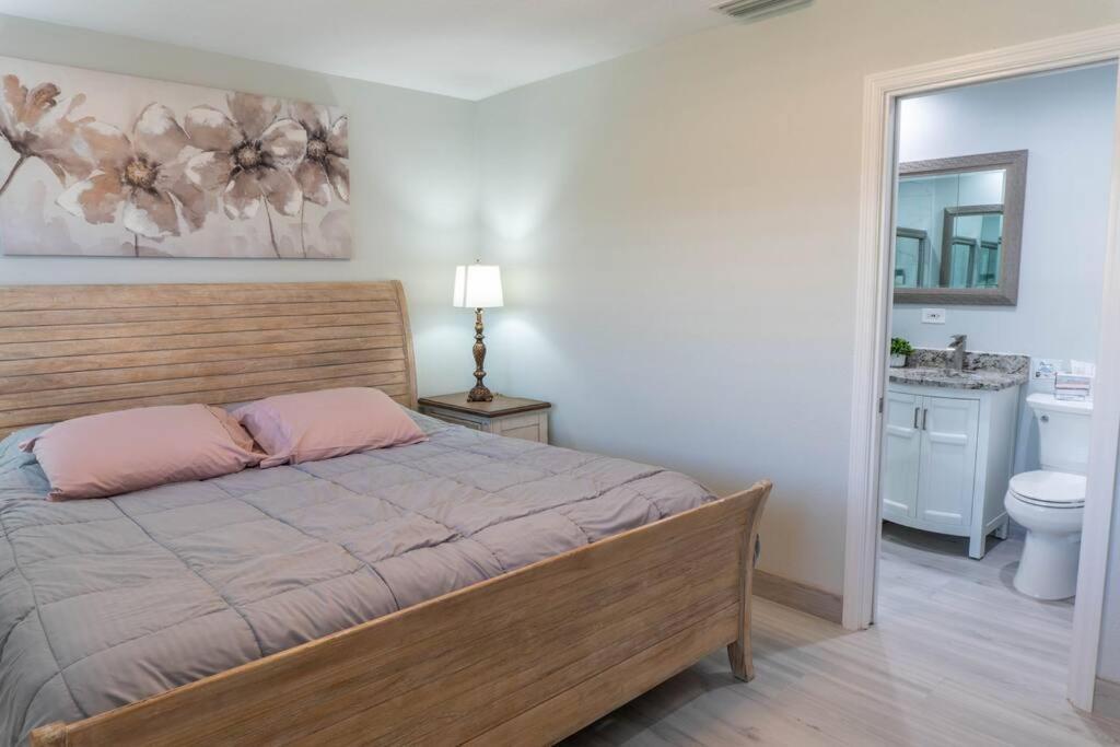 Amazing Water Front View Newly Renovated 3bd 2bth Holiday home Clearwater Beach