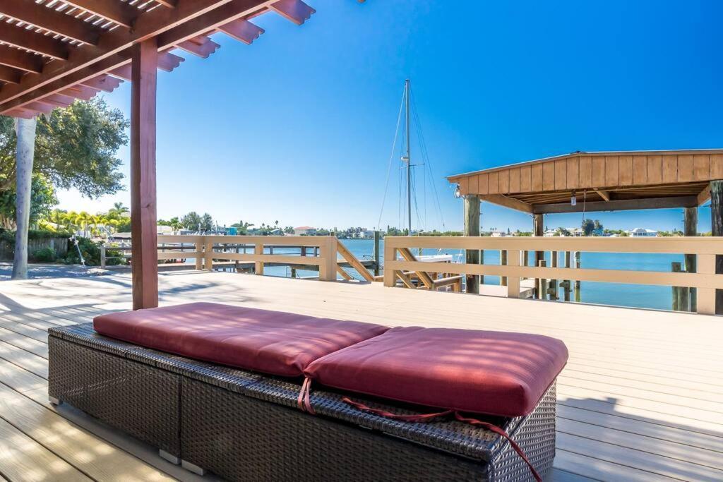 Amazing Water Front View Newly Renovated 3bd 2bth Holiday home *