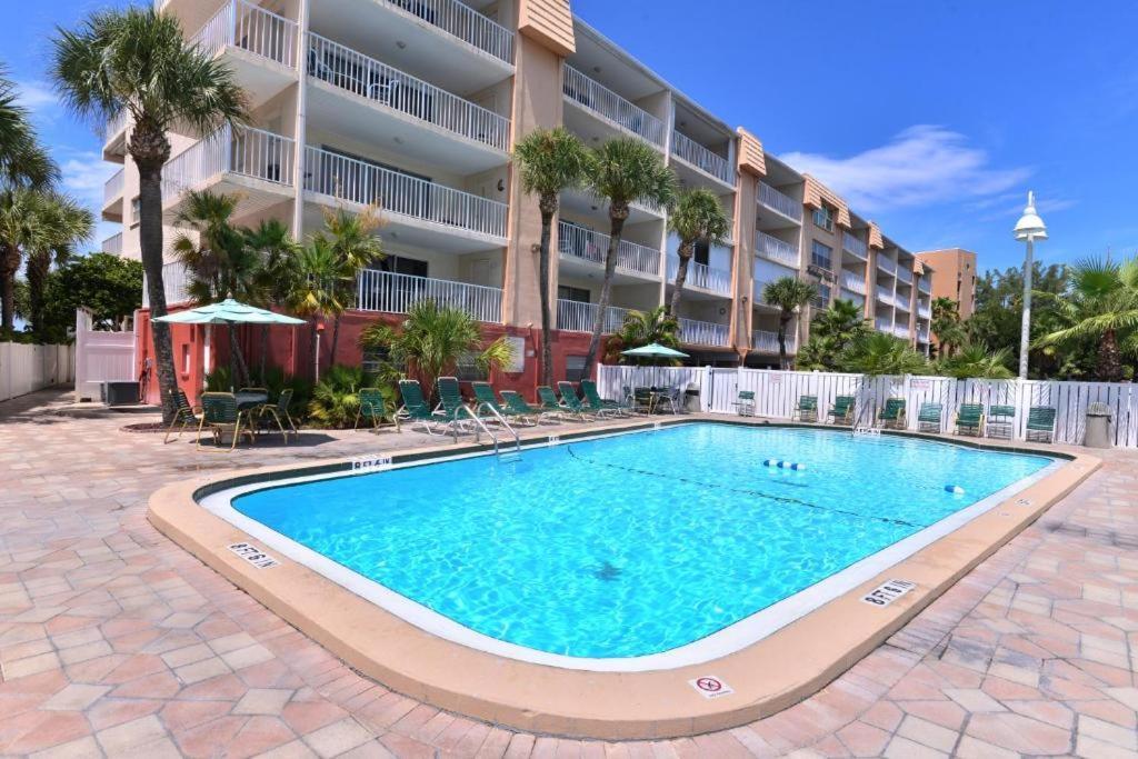 Oasis - No Storm Damage & Guest Ready! Enjoy The Heated Pool & Relax At The Beach! Apartment *