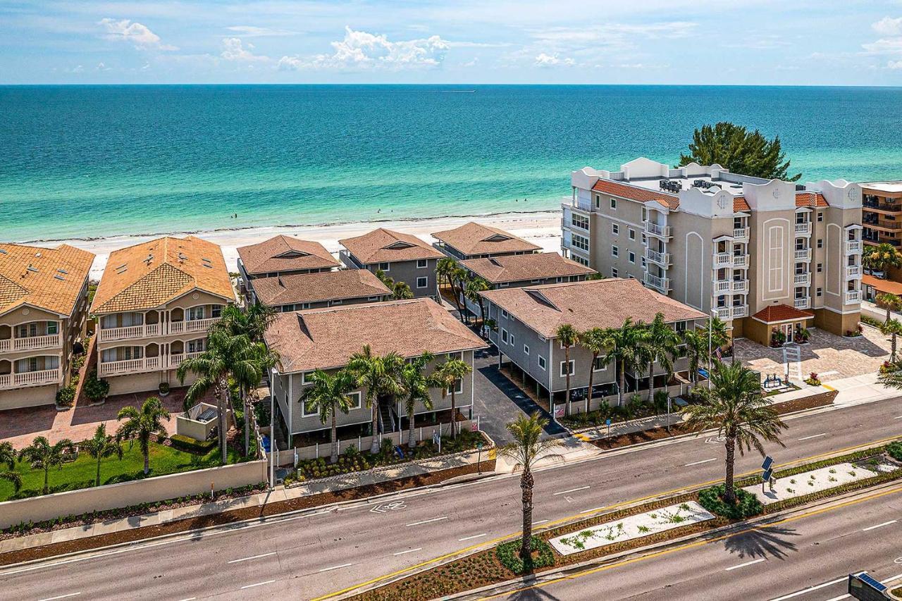 Walk To With Deck In Indian Shores Clearwater Beach