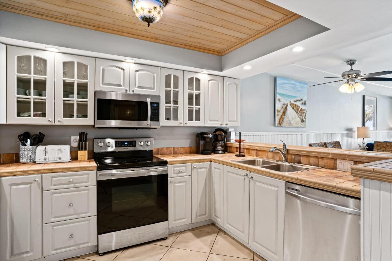 Apartment 3 Bedroom Indian Shores Stunnersc1-305 Clearwater Beach