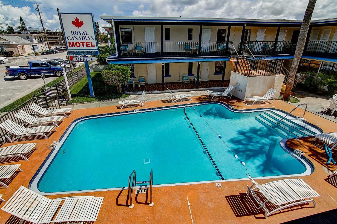 Capsule hotel Royal Canadian Clearwater Beach