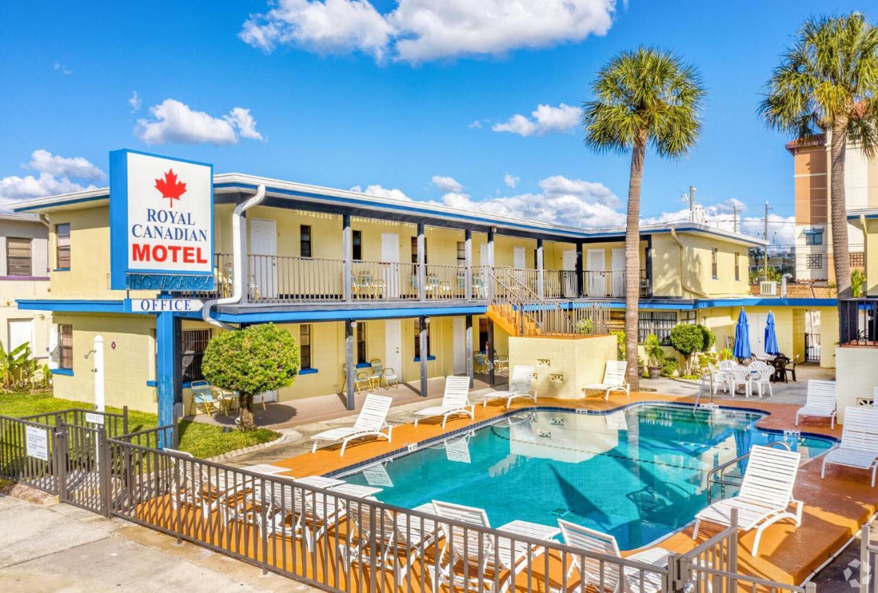 Royal Canadian Capsule hotel Clearwater Beach