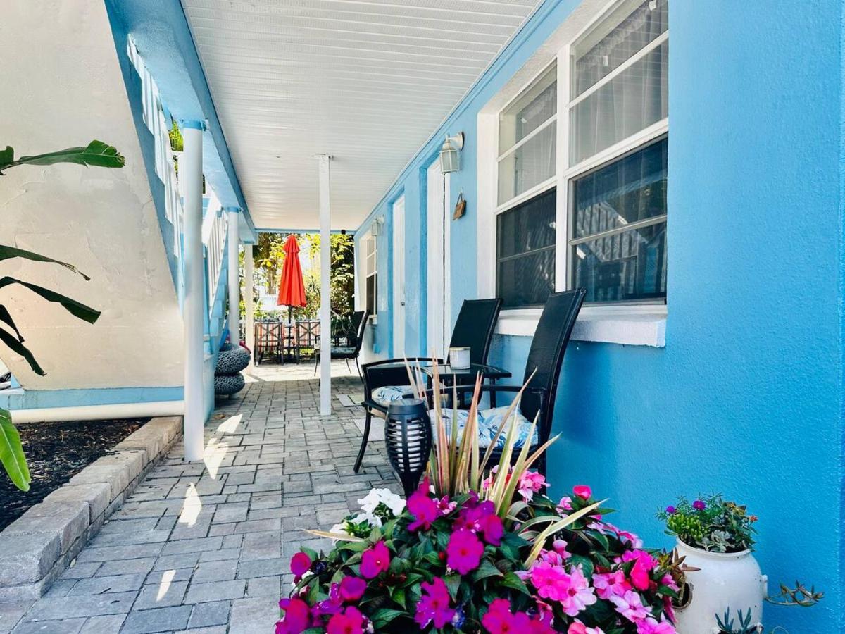 Blue Water Beachside 6 Apartment