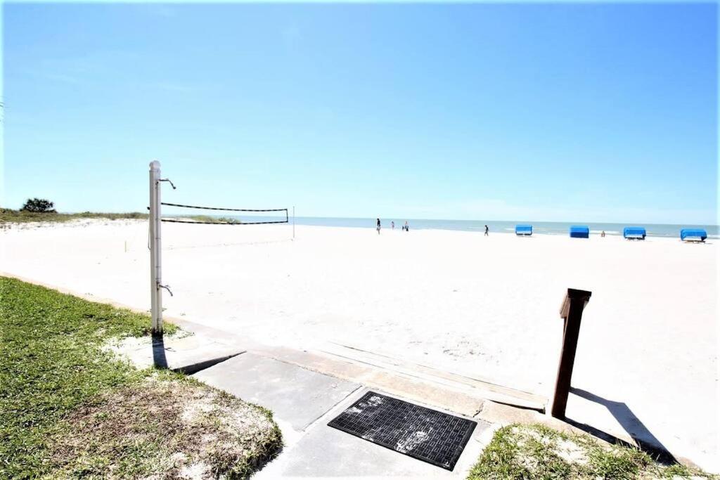 Apartment Tropical Beachfront Penthouse-beach Ii *