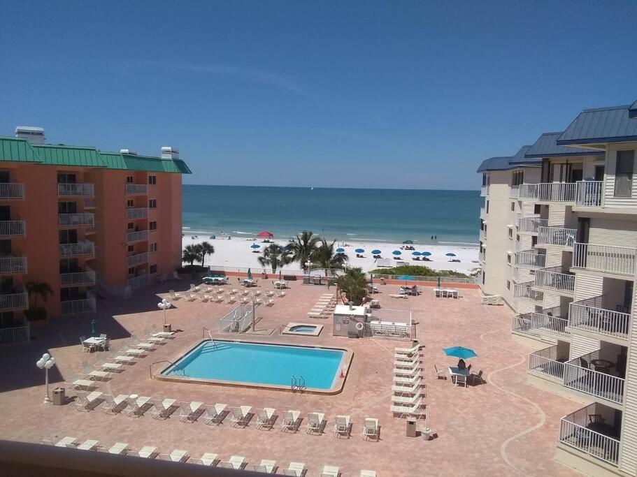 Tropical Beachfront Penthouse-beach Ii *