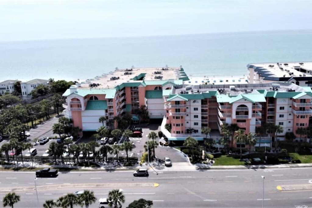 Tropical Beachfront Penthouse-beach Ii *