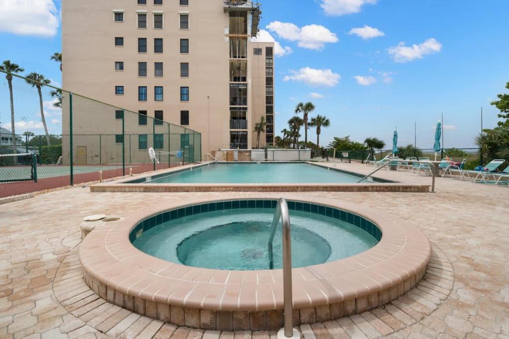 Reflections On The Gulf #503 Beachfront With Pool And Hot Tub * Clearwater Beach