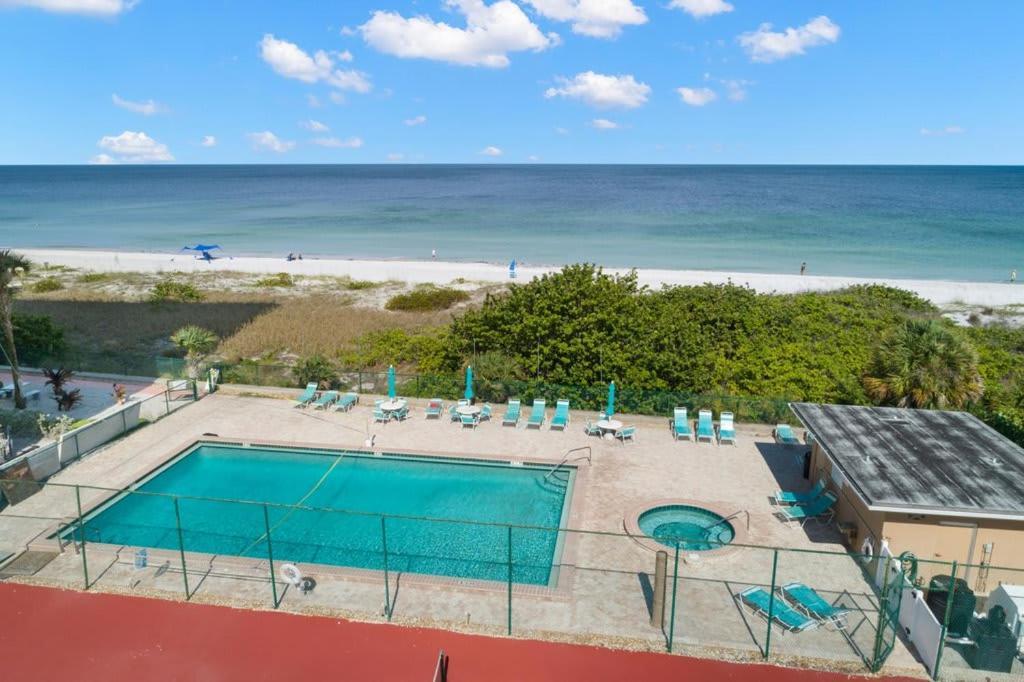 Reflections On The Gulf #503 Beachfront With Pool And Hot Tub Holiday home Clearwater Beach