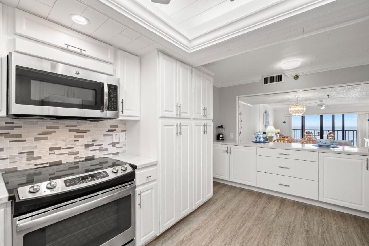 Reflections On The Gulf #503 Beachfront With Pool And Hot Tub Holiday home