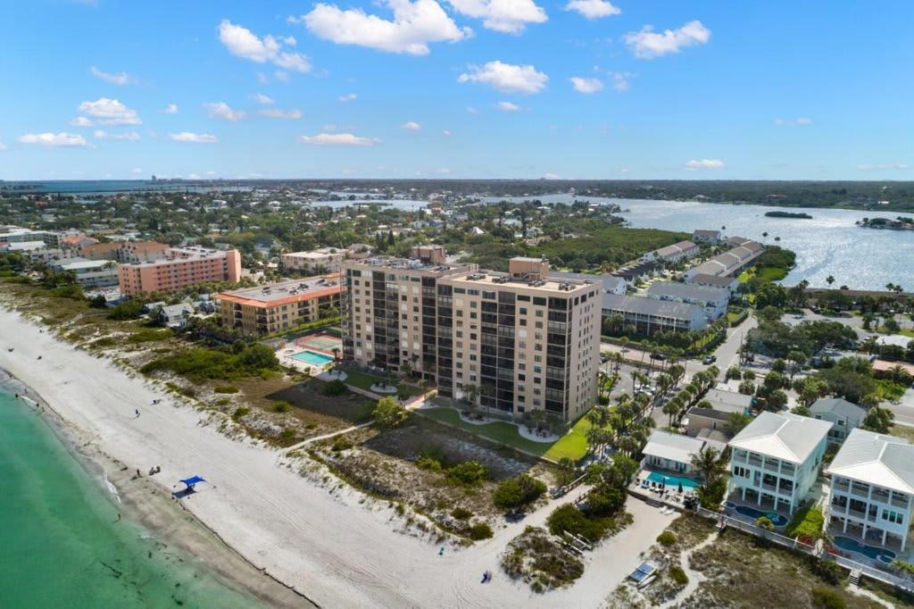 Holiday home Reflections On The Gulf #503 Beachfront With Pool And Hot Tub Clearwater Beach