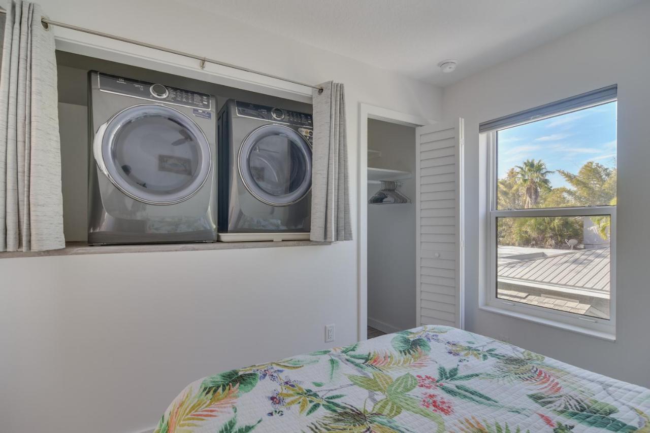 Apartment Indian Rocks Getaway With Balcony And Bay View! Clearwater Beach