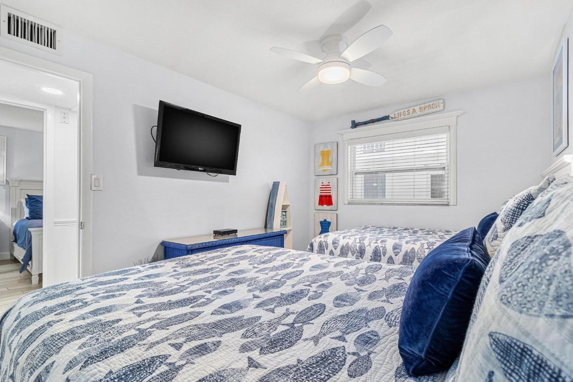 Oasis - No Storm Damage & Guest Ready! Enjoy The Heated Pool & Relax At The Beach! Apartment *