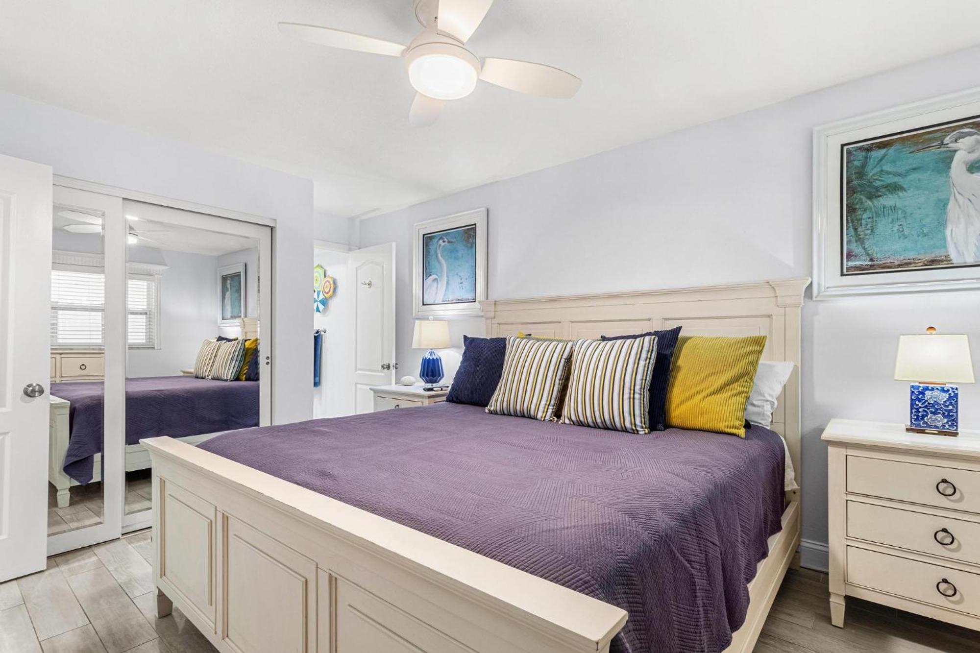 Apartment Oasis - No Storm Damage & Guest Ready! Enjoy The Heated Pool & Relax At The Beach! Clearwater Beach