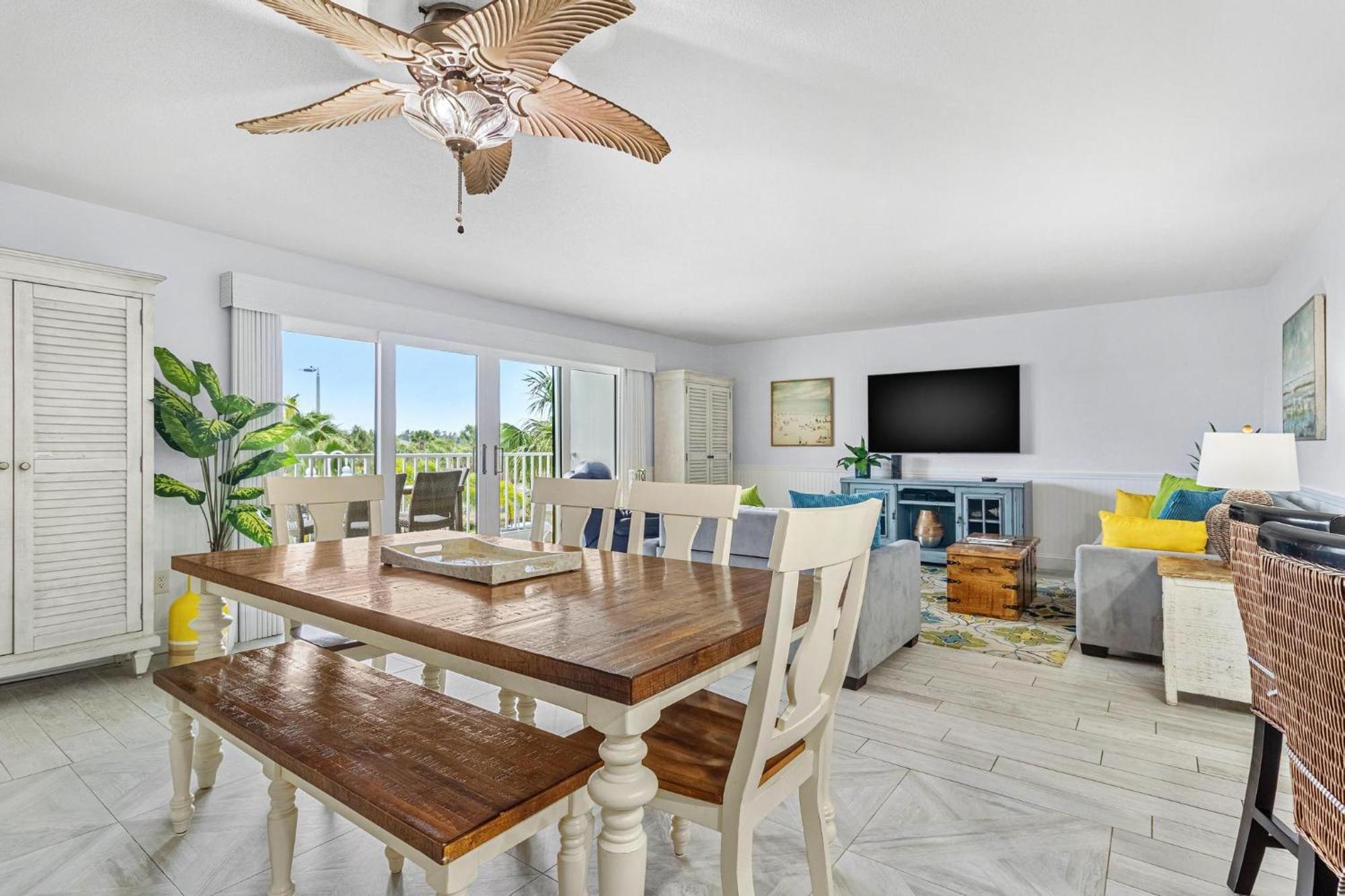 Oasis - No Storm Damage & Guest Ready! Enjoy The Heated Pool & Relax At The Beach! Clearwater Beach