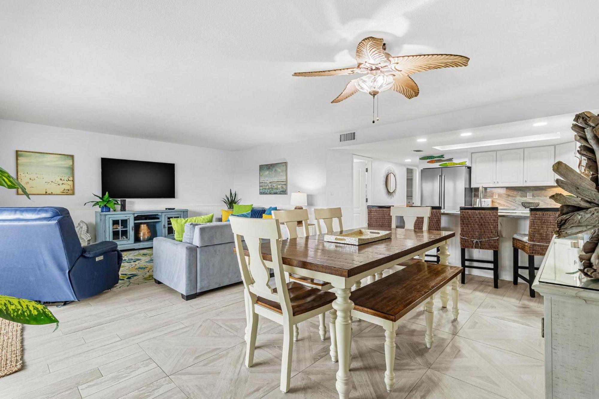 Oasis - No Storm Damage & Guest Ready! Enjoy The Heated Pool & Relax At The Beach! Clearwater Beach