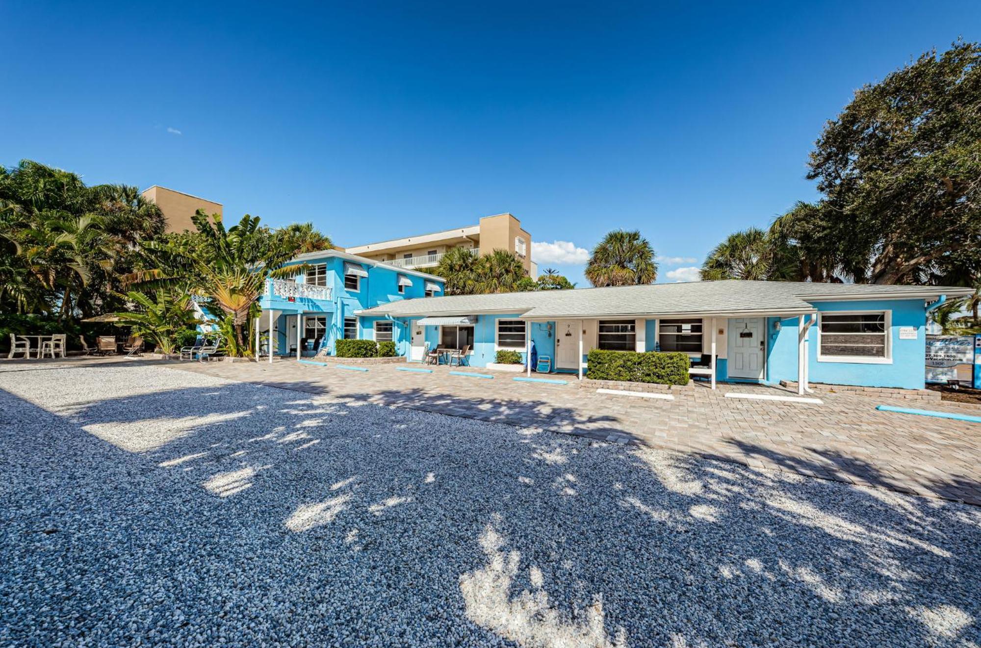Blue Water Beachside 6 *