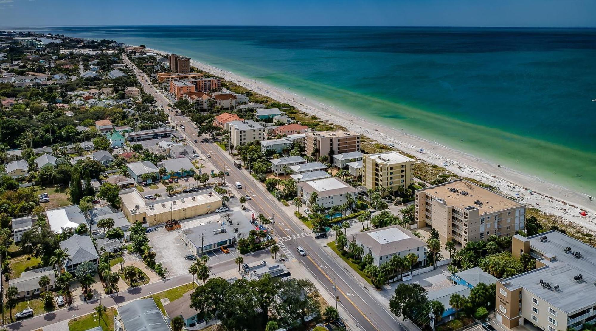 Blue Water Beachside 6 *