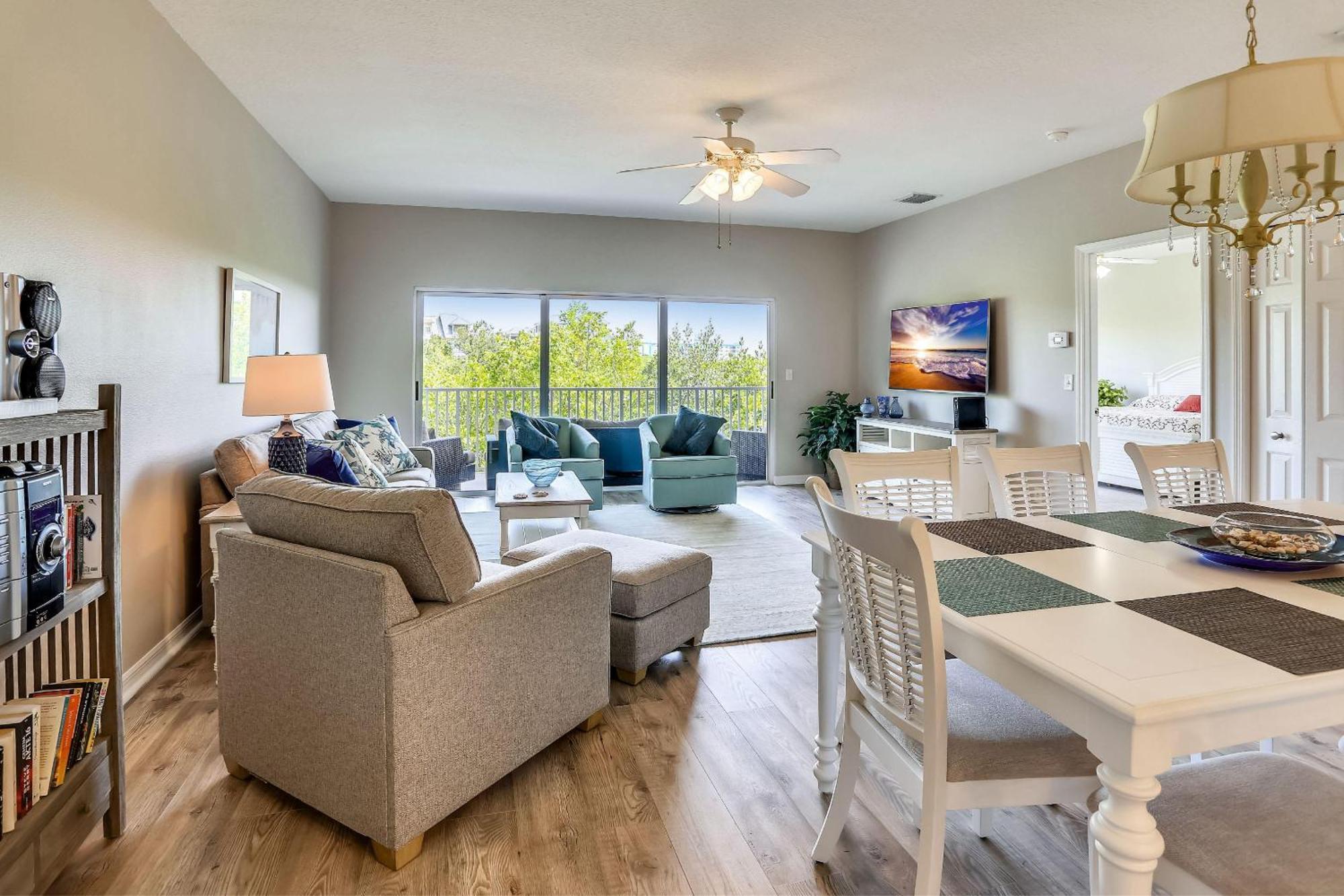 Mariner's Pointe 202 *