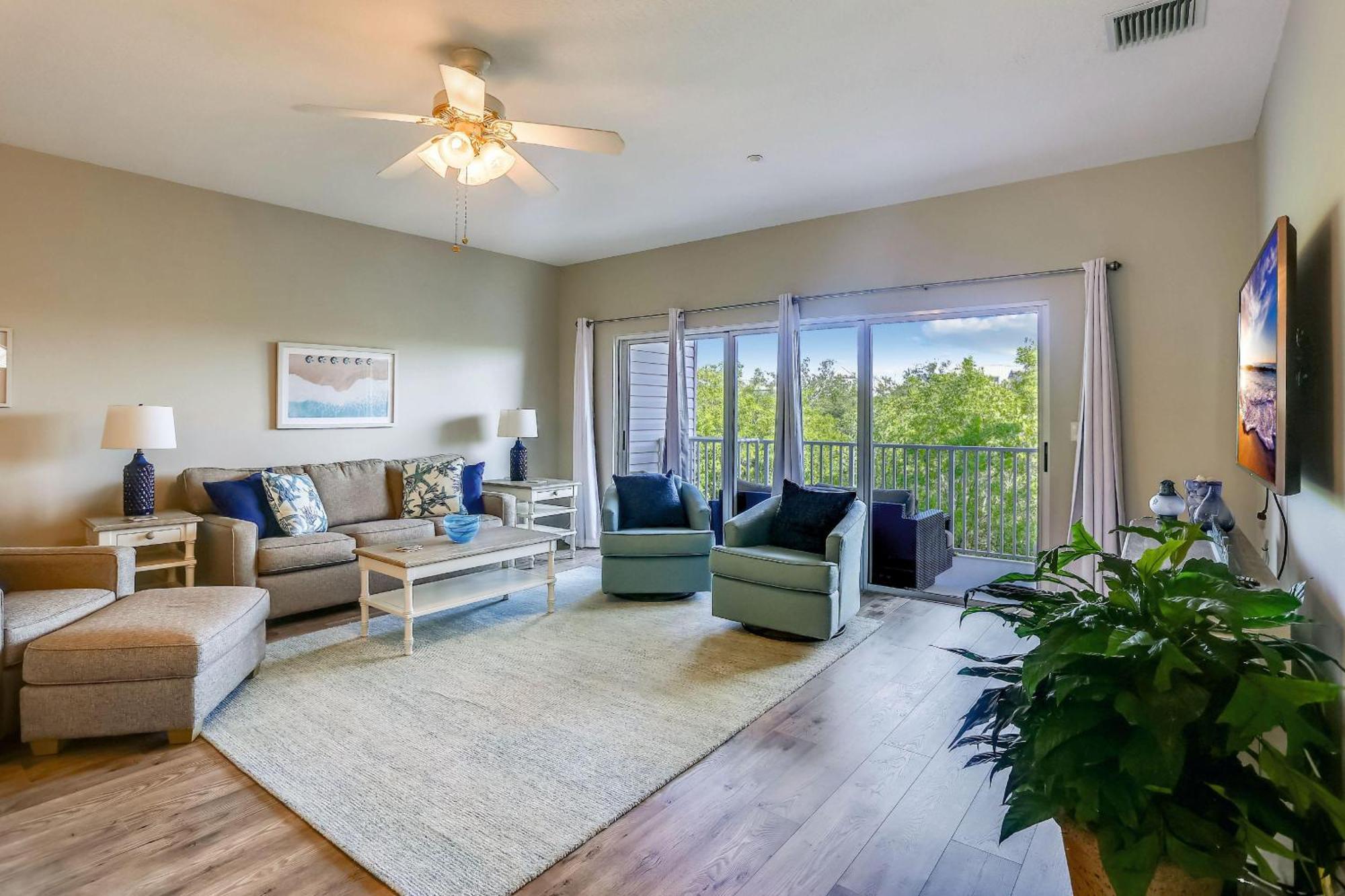 Mariner's Pointe 202