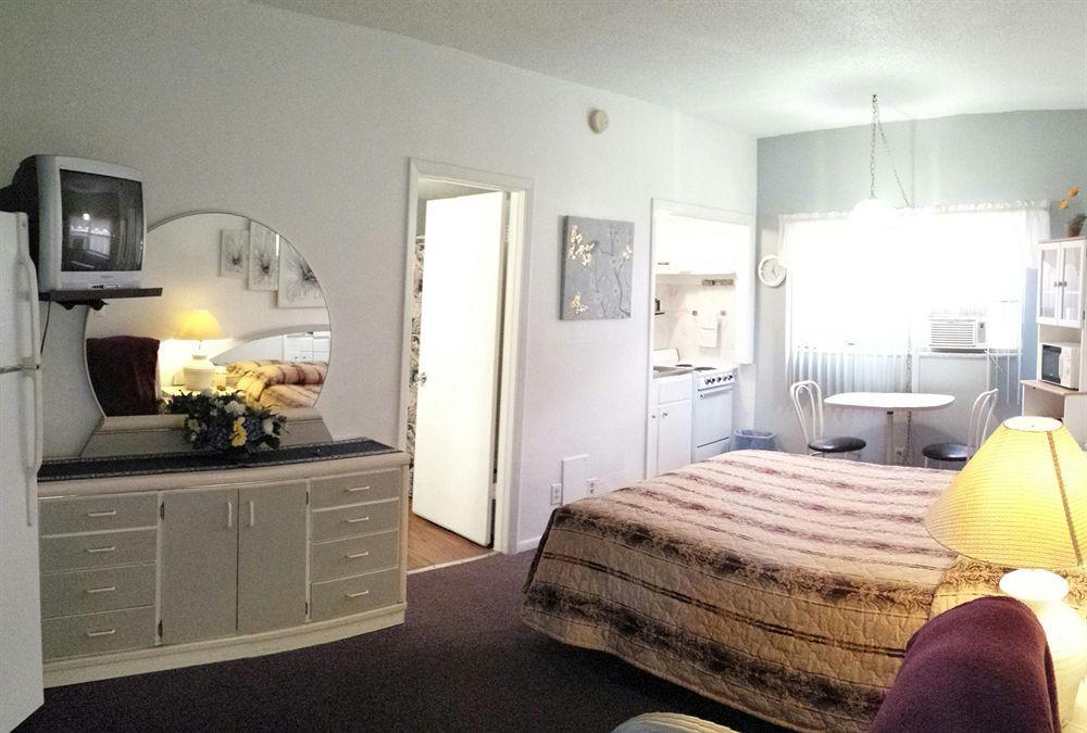 Echo Sails Motel 2*