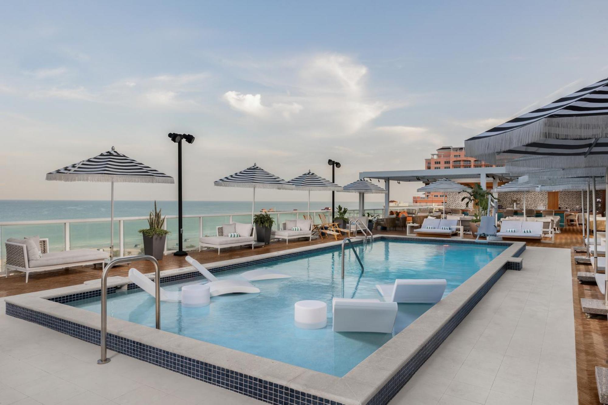 Resort The Hiatus Clearwater Beach, Curio Collection By Hilton 4*
