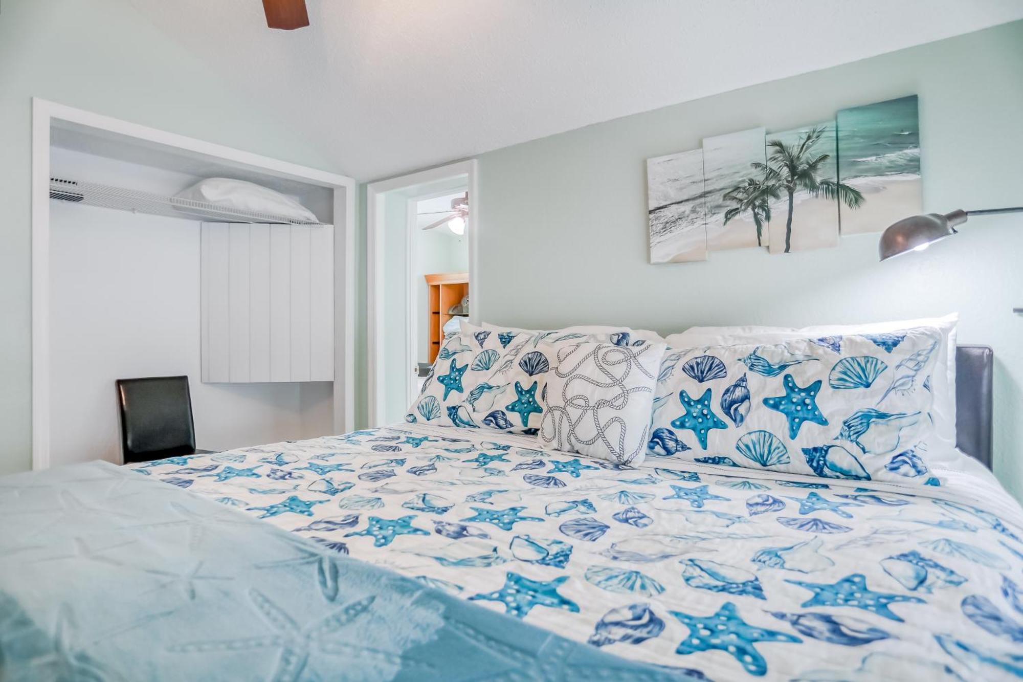 Bay Escape & Ocean Away