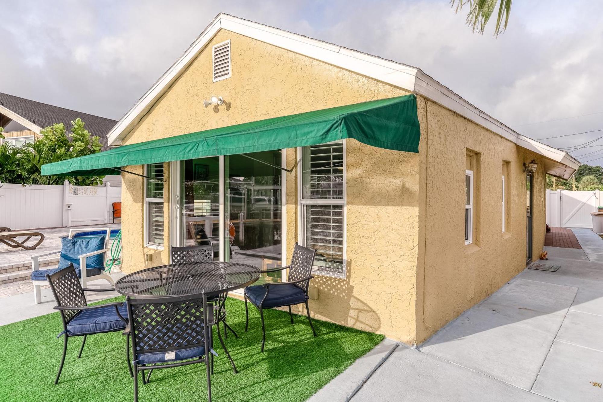 Bay Escape & Ocean Away Holiday home Clearwater Beach