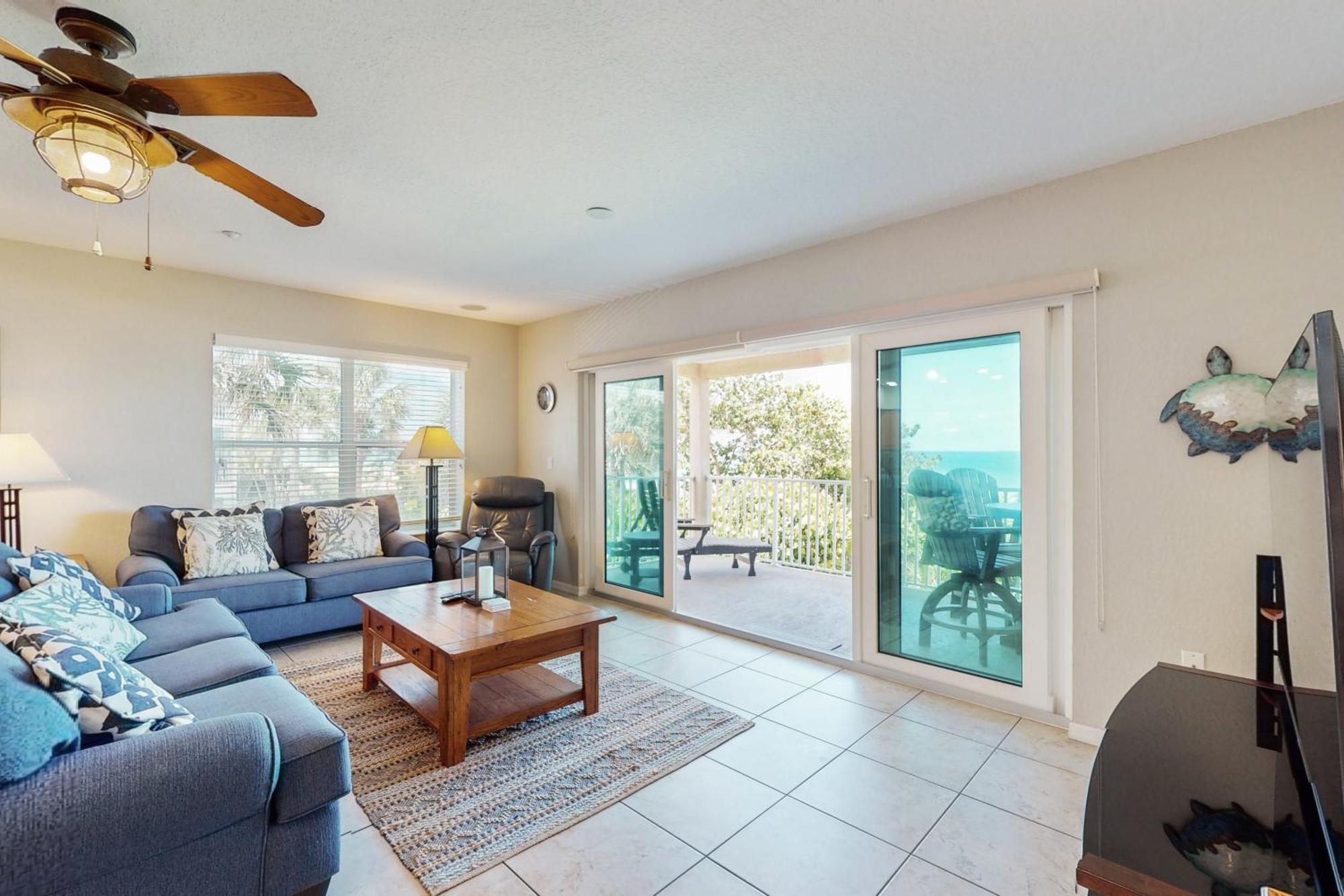 Apartment Oceanside 201