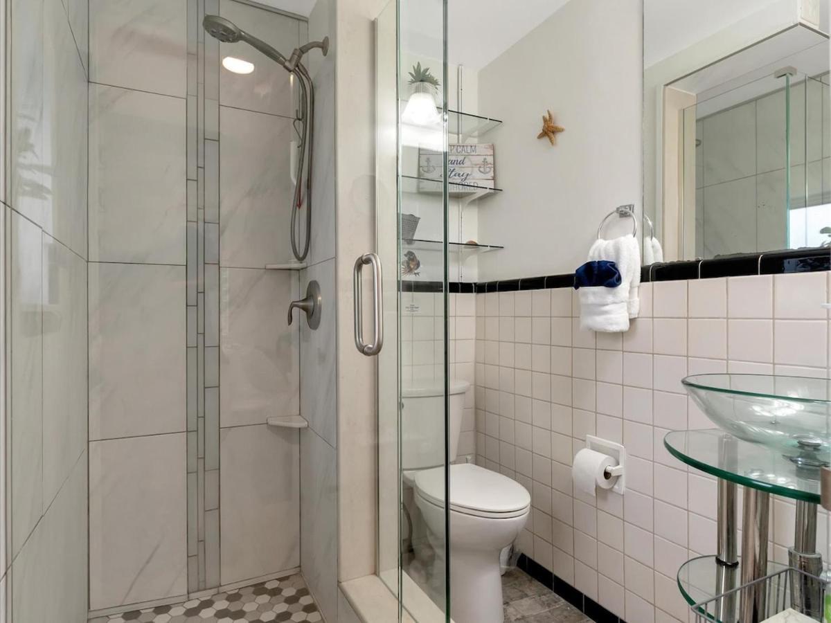 Quiet Corner Heated Pool & 2 Mins 2 Clearwater Beach