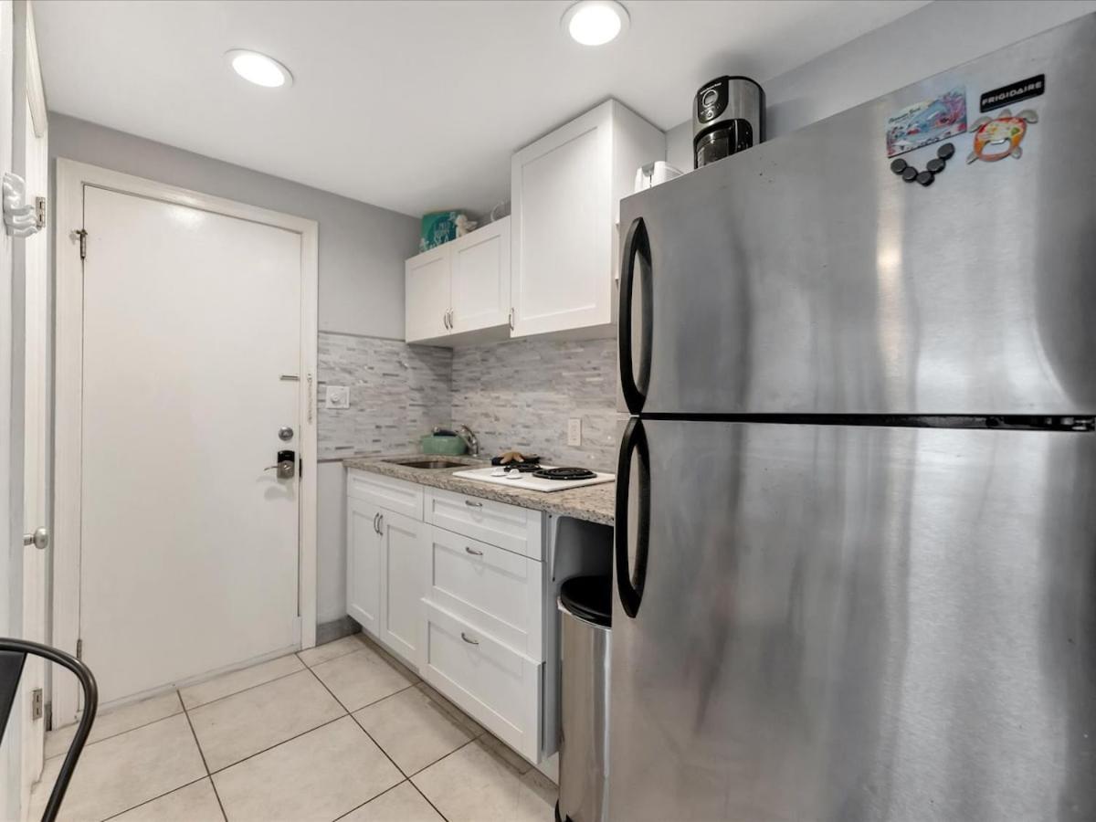 Quiet Corner Heated Pool & 2 Mins 2 Apartment Clearwater Beach